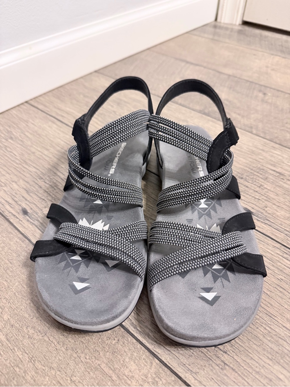 Skechers Women's Black & Gray Strappy Memory Foam Sandals - Picture 2 of 14